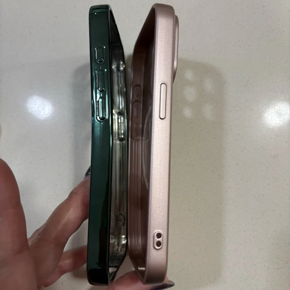 iPhone 15 Pro MagSafe Phone Case - Green and Pink